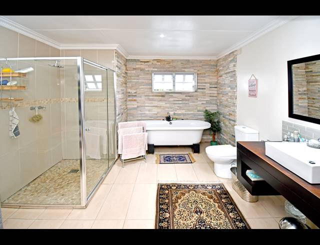 3 BEDROOM HOUSE FOR SALE IN KENSINGTON